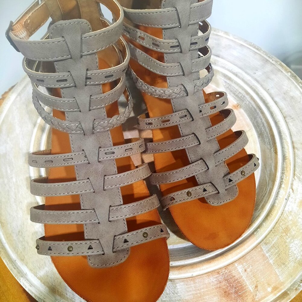 Jellypop Gladiator Gray and Tan Sandals